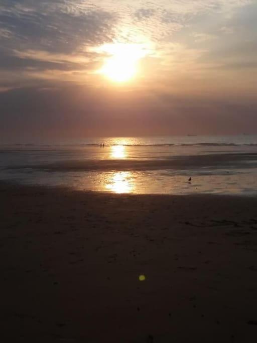 Appart 4 Pers Plage Vue Mer Calais Zewnętrze zdjęcie